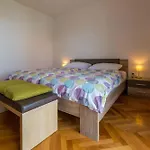 Διαμέρισμα Three-bedroom 1 *