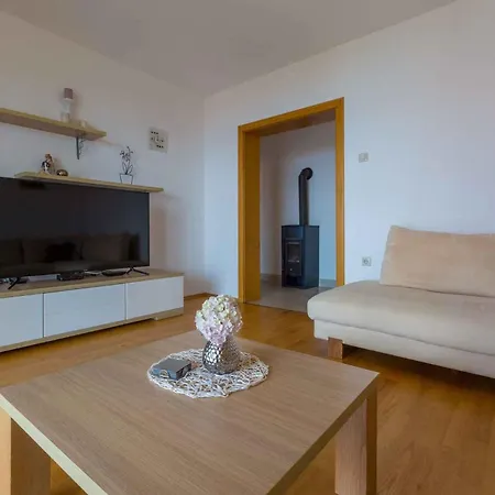 Three-bedroom 1 Daire *
