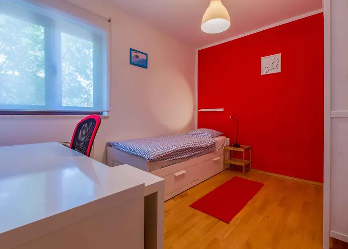 Three-bedroom 1 Apartamento *