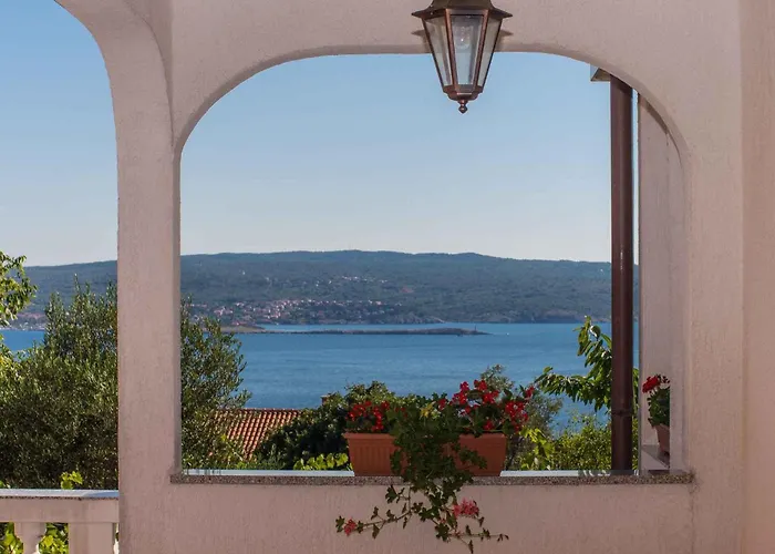Three-bedroom 1 Apartamento Crikvenica