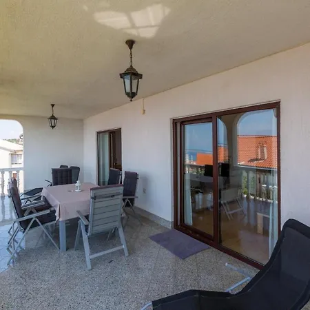 Three-bedroom 1 Apartment Crikvenica