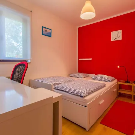 Apartamento Three-bedroom 1 *