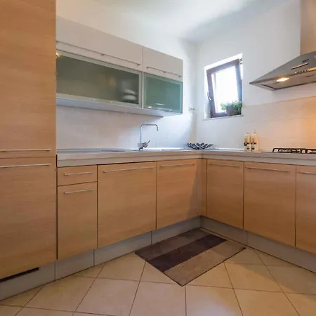 Three-bedroom 1 Apartamento Crikvenica