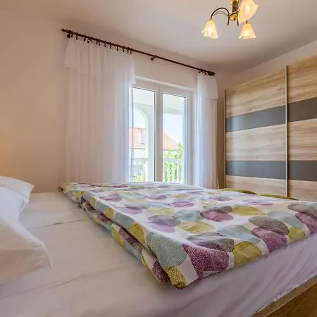 Apartamento Three-bedroom 1