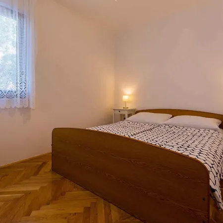 Apartamento Three-bedroom 1 *
