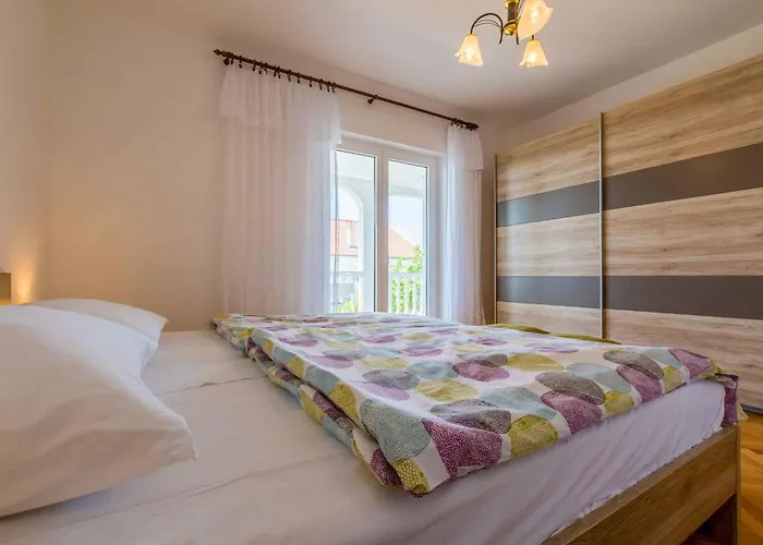 アパート Three-bedroom 1